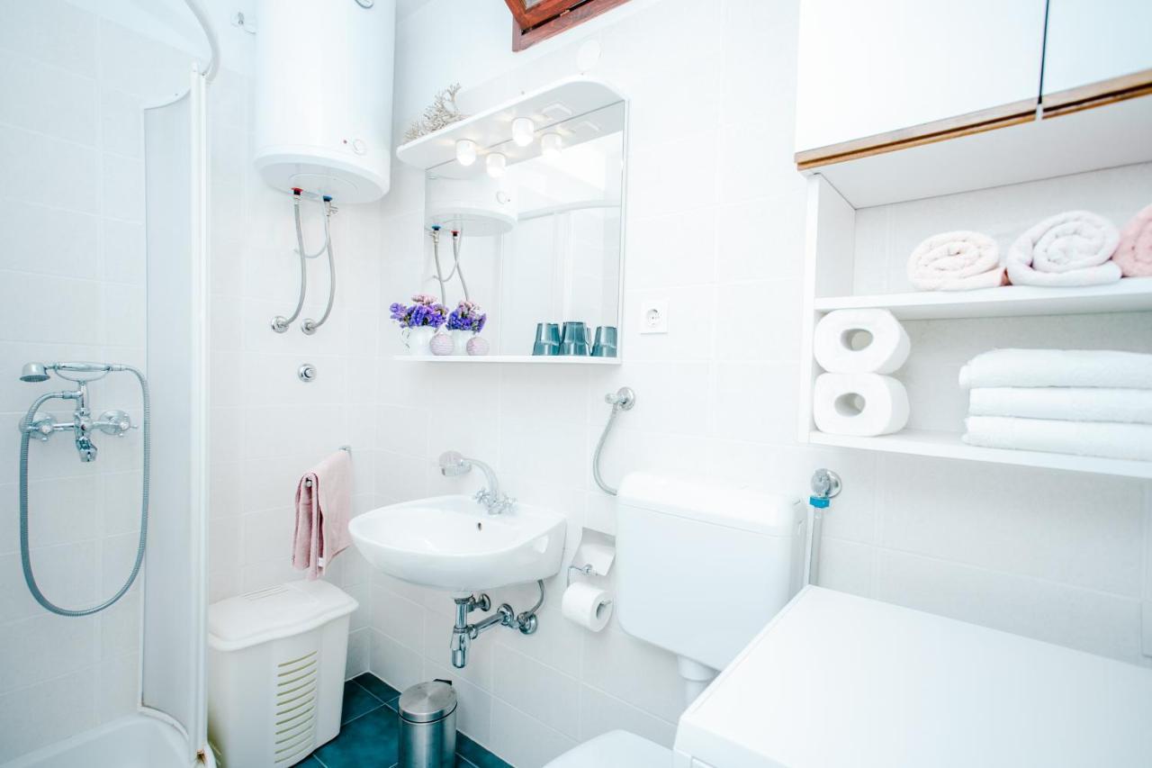 Apartman Uz More Vis Eksteriør bilde